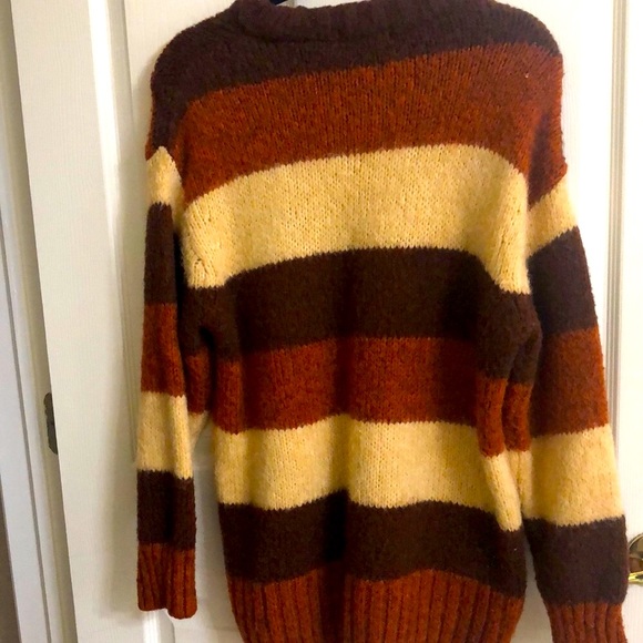 Urban Outfitters 3 Tone Sweater - Picture 2 of 3